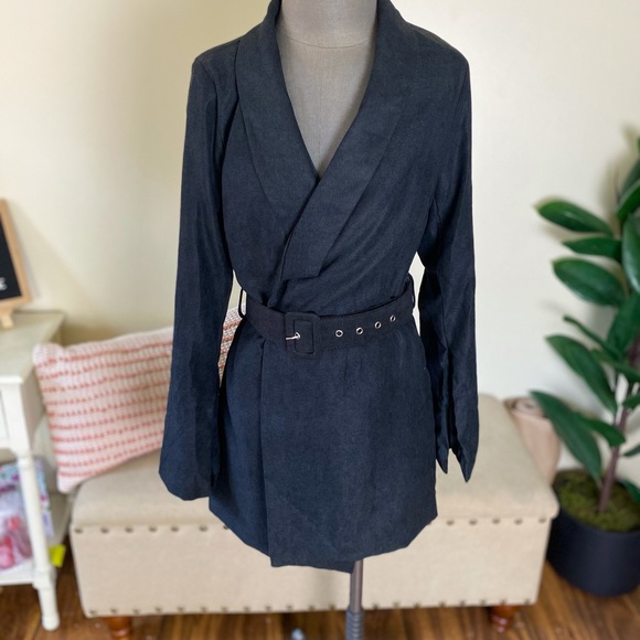 Women’s tuxedo romper - Picture 3 of 6